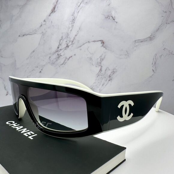 New CHANEL Sunglasses - Picture 1 of 16